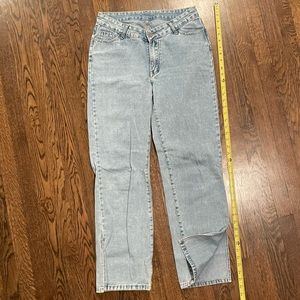 Size small/size 4 low rise light wash straight legs jeans